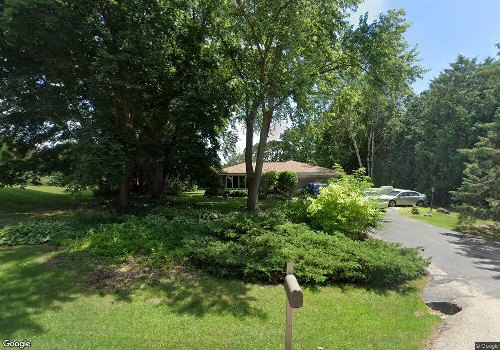 W276N5124 Lynndale Ln, Pewaukee, WI 53072 - photo 1