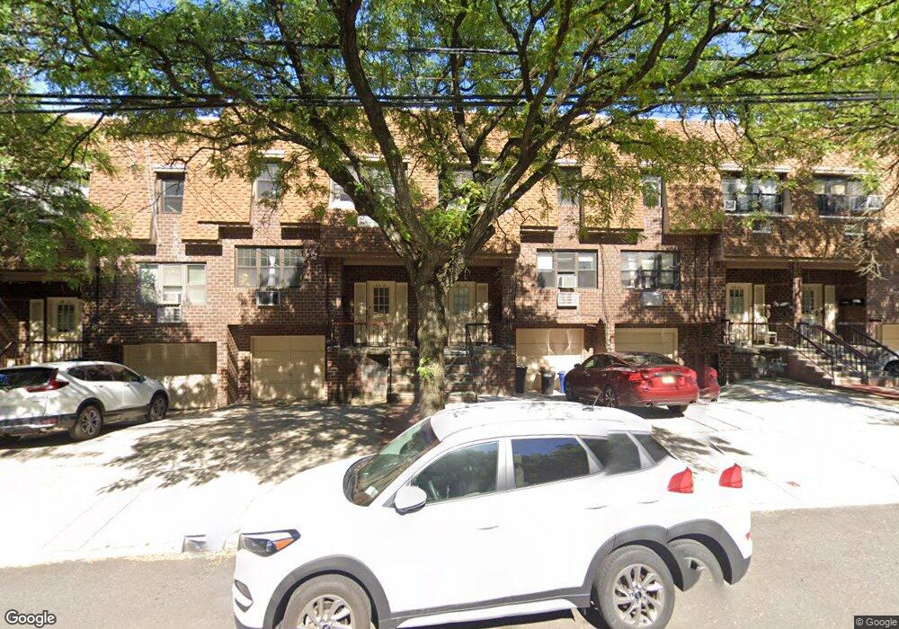 6819 Douglaston Pkwy unit 4, Little Neck, NY 11362 - photo 1