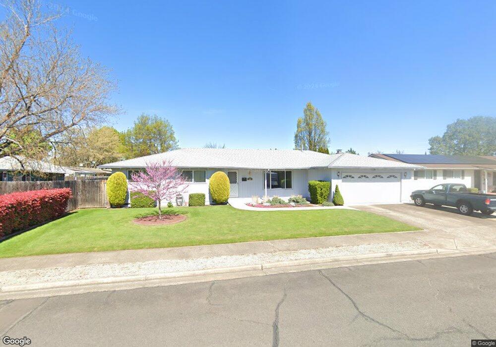 1021 Temple Dr, Central Point, OR 97502 - photo 1