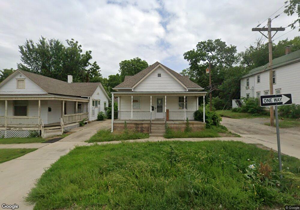 612 SW 5th St, Topeka, KS 66603 - photo 1