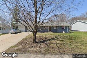 5102 Belwood Ln, Minnetonka, MN 55345
