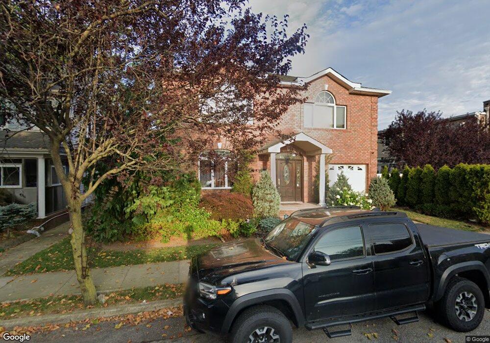 12 Colonial Rd, Floral Park, NY 11001 - photo 1