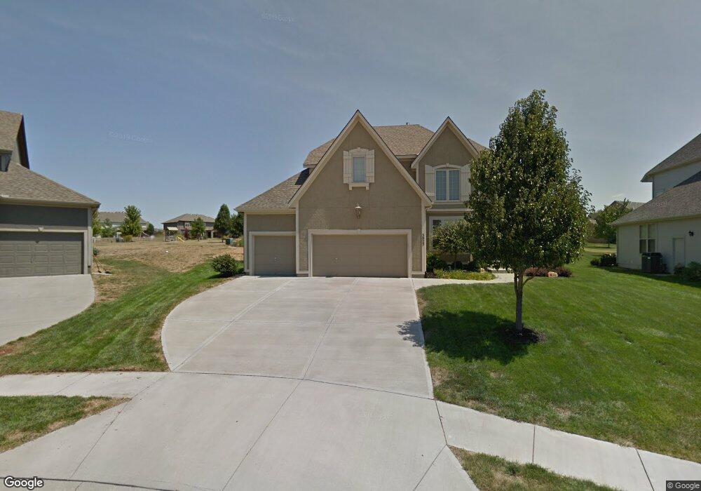 5825 Mccoy St, Shawnee, KS 66226 - photo 1