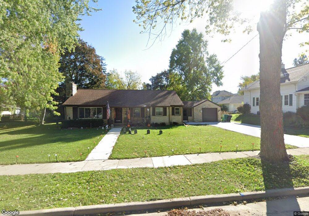 N90W16737 Pershing Ave, Menomonee Falls, WI 53051 - photo 1