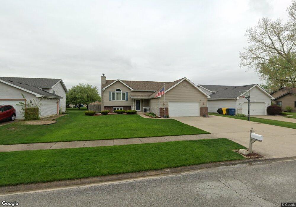 658 Wren Ct, Griffith, IN 46319 - photo 1