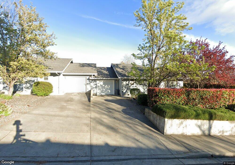 605 NW Elm St, Grants Pass, OR 97526 - photo 1