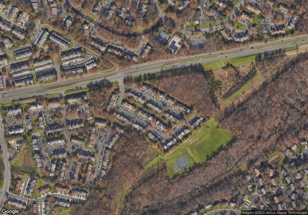 13827 Fount Beattie Ct, Centreville, VA 20121 - photo 1