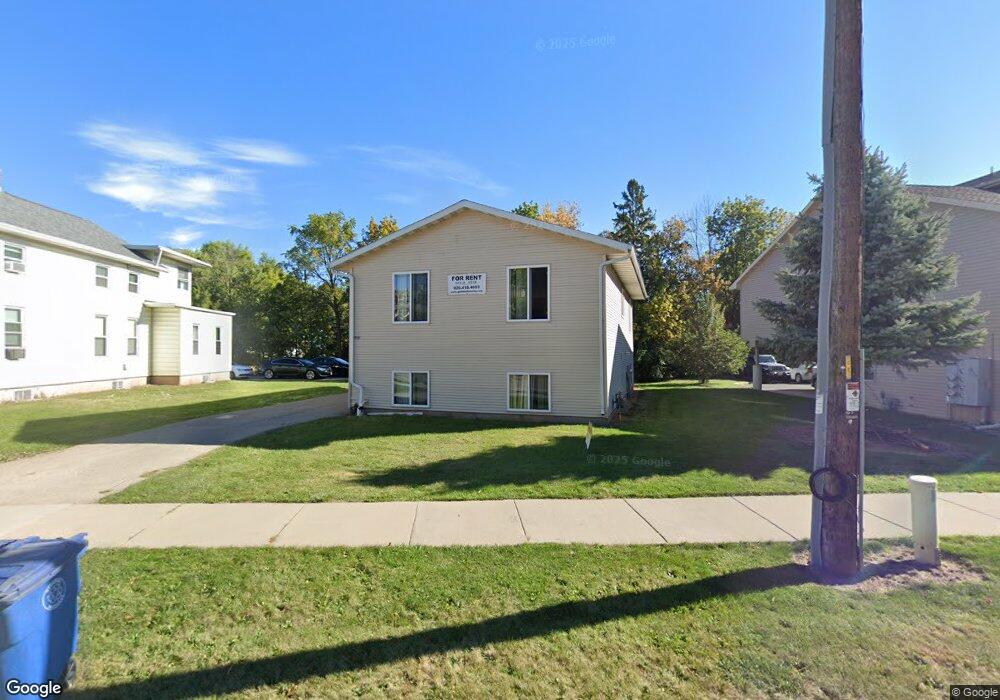 922 Elmwood Ave, Oshkosh, WI 54901 - photo 1