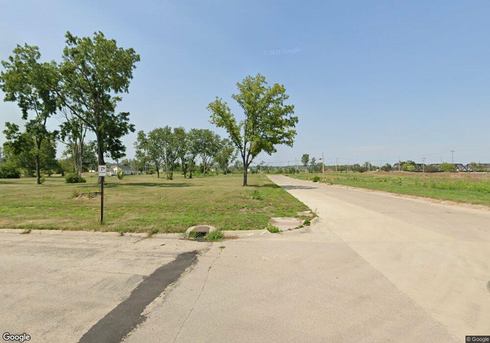 310 G Ave NW, Cedar Rapids, IA 52405 - photo 1