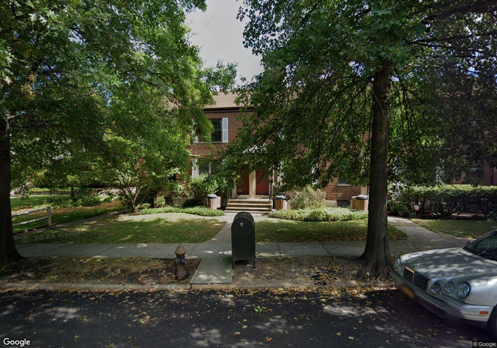 69-81 Park Dr E unit B, Flushing, NY 11367 - photo 1