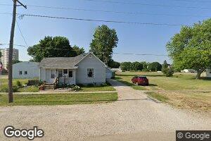 206 W Market St, Tampico, IL 61283
