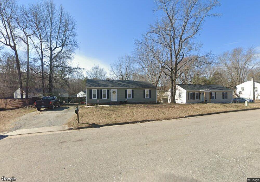 5801 Huntingcreek Dr, North Chesterfield, VA 23237 - photo 1