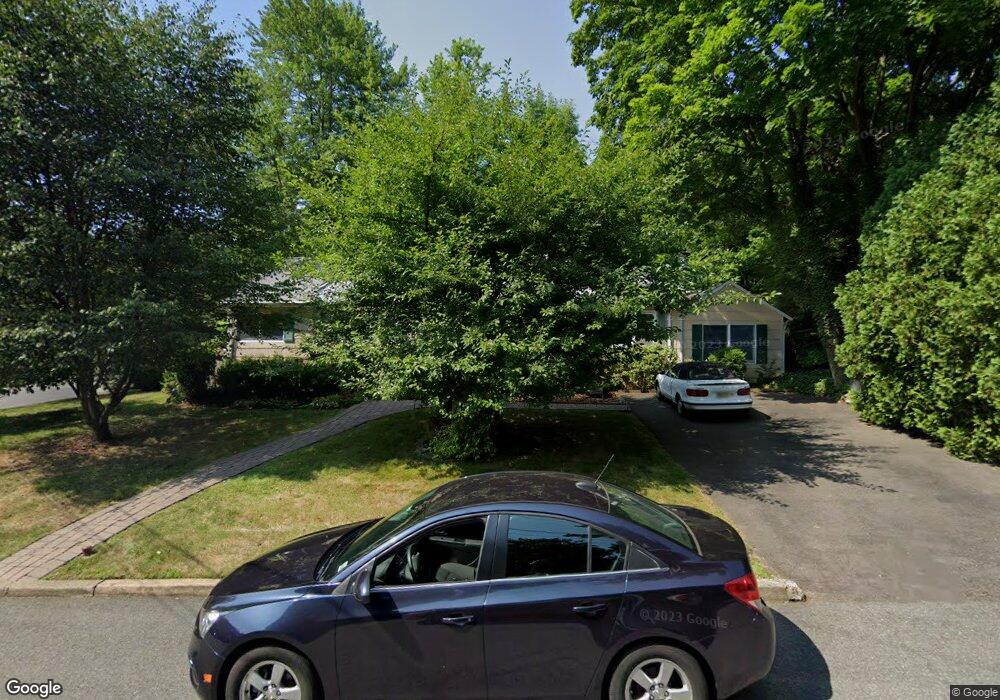 4 Mountainview Ct, Cresskill, NJ 07626 - photo 1