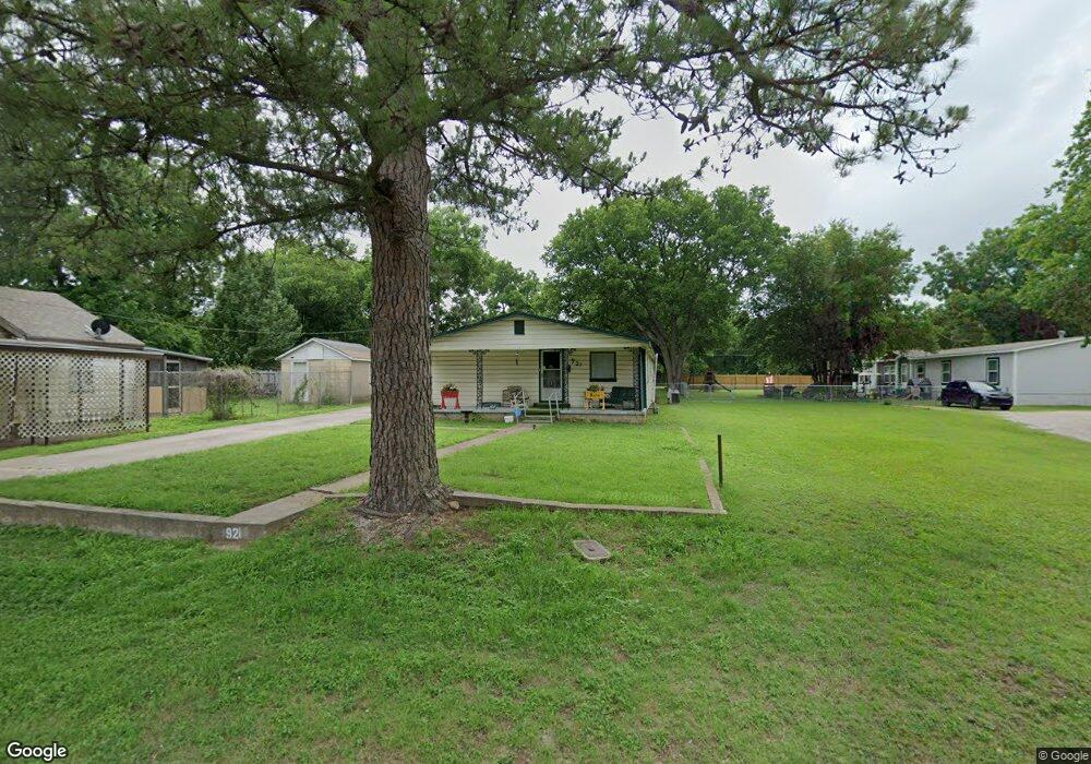 921 Carter St SE, Ardmore, OK 73401 - photo 1