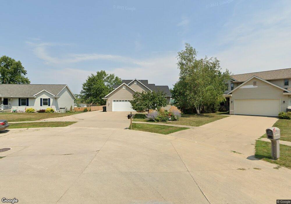 2514 Shawn Ct NW, Cedar Rapids, IA 52405 - photo 1