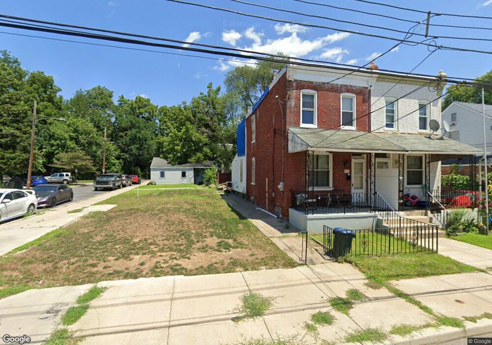 602 Maddock St, Crum Lynne, PA 19022 - photo 1