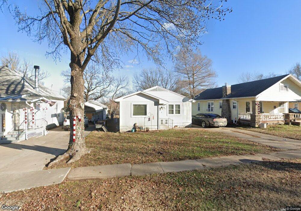 1017 N 26th St, Parsons, KS 67357 - photo 1