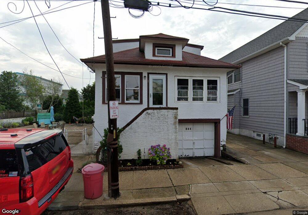128 Garden City Ave, Point Lookout, NY 11569 - photo 1