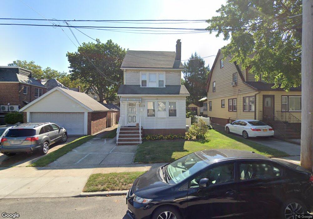 3211 166th St, Flushing, NY 11358 - photo 1