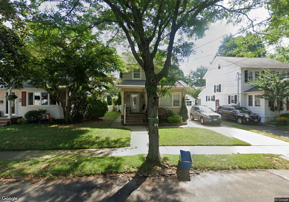 31 Pansy Ave, Floral Park, NY 11001 - photo 1