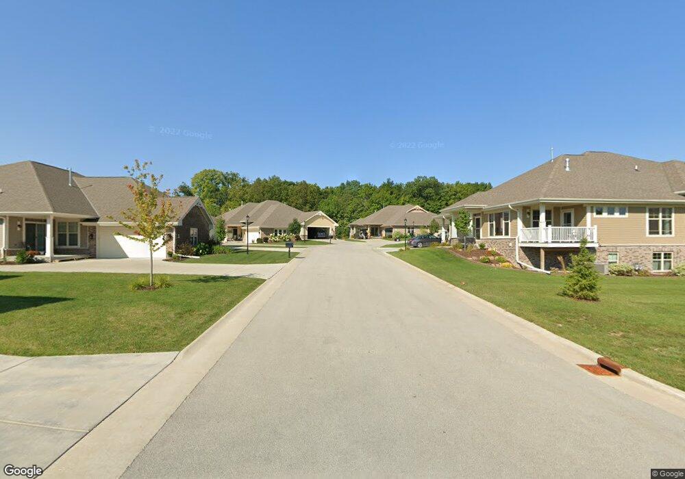 W129N6769 Northfield Cir unit W129N6769, Menomonee Falls, WI 53051 - photo 1