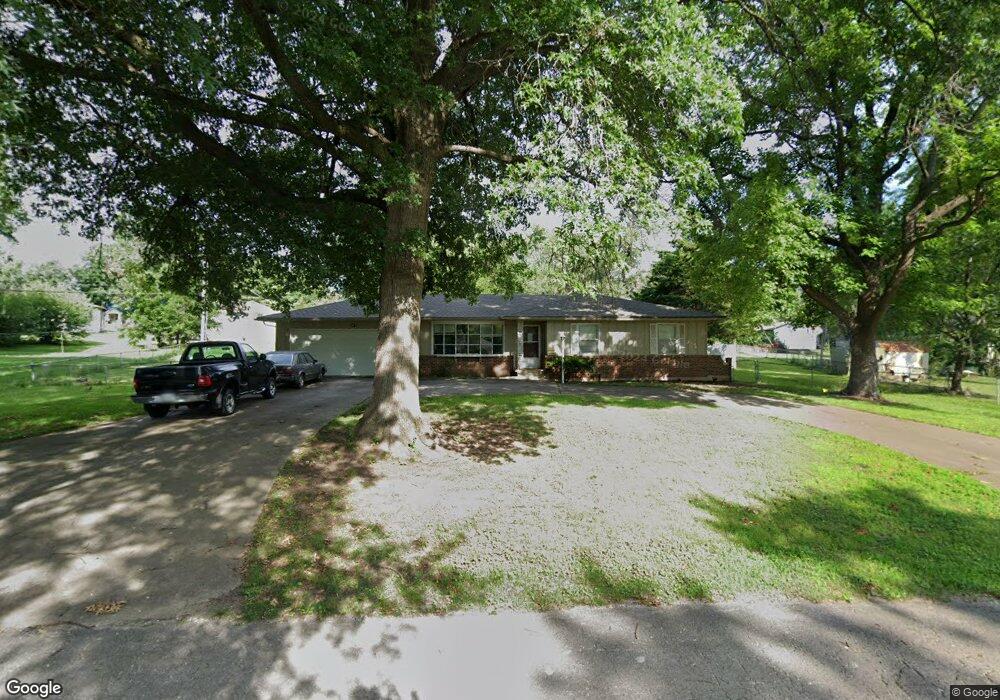 5606 Earnshaw St, Shawnee, KS 66216 - photo 1