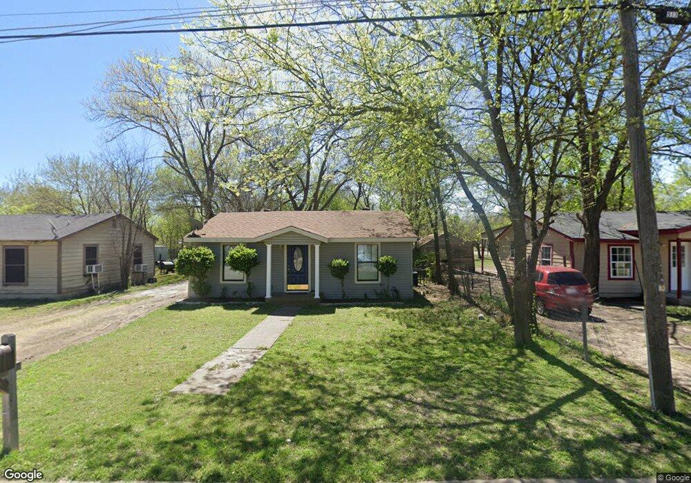 513 W Lone Star Ave, Cleburne, TX 76033 - photo 1