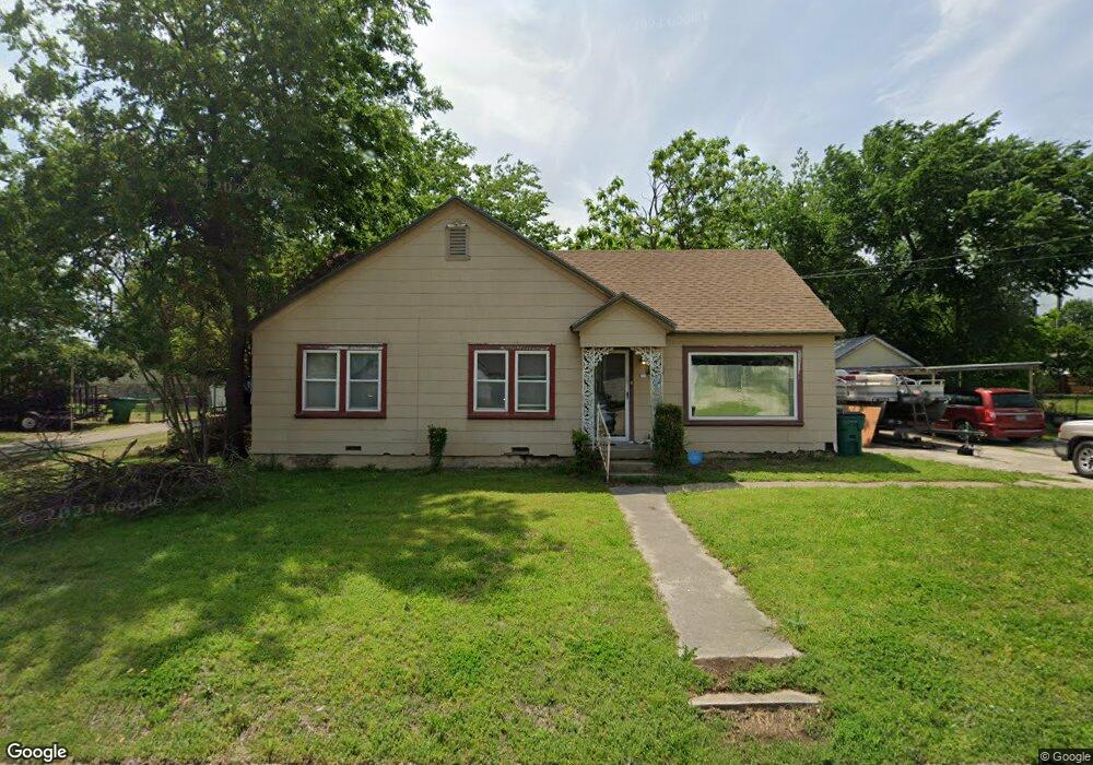 1709 Buck St, Gainesville, TX 76240 - photo 1