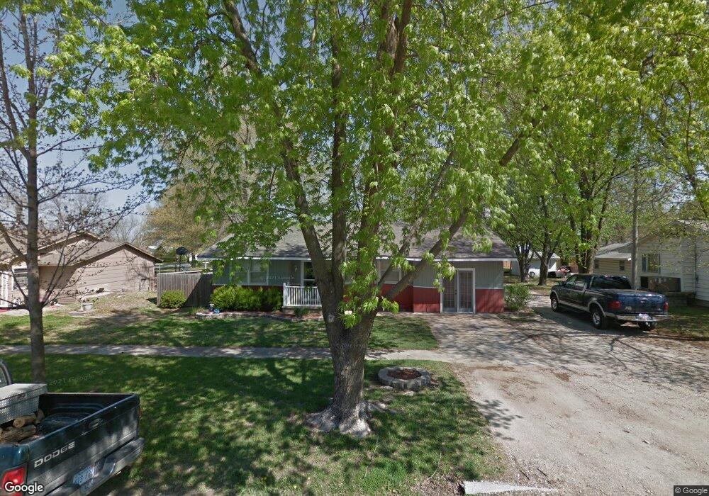 307 E 3rd St, Altamont, KS 67330 - photo 1