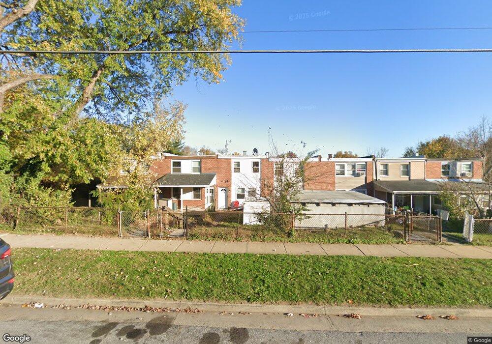 902 Catawba Ct, Halethorpe, MD 21227 - photo 1