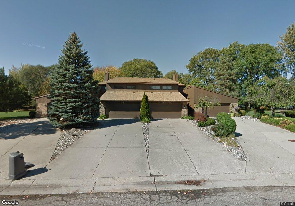 1424 Beaumont Cir, Flushing, MI 48433 - photo 1