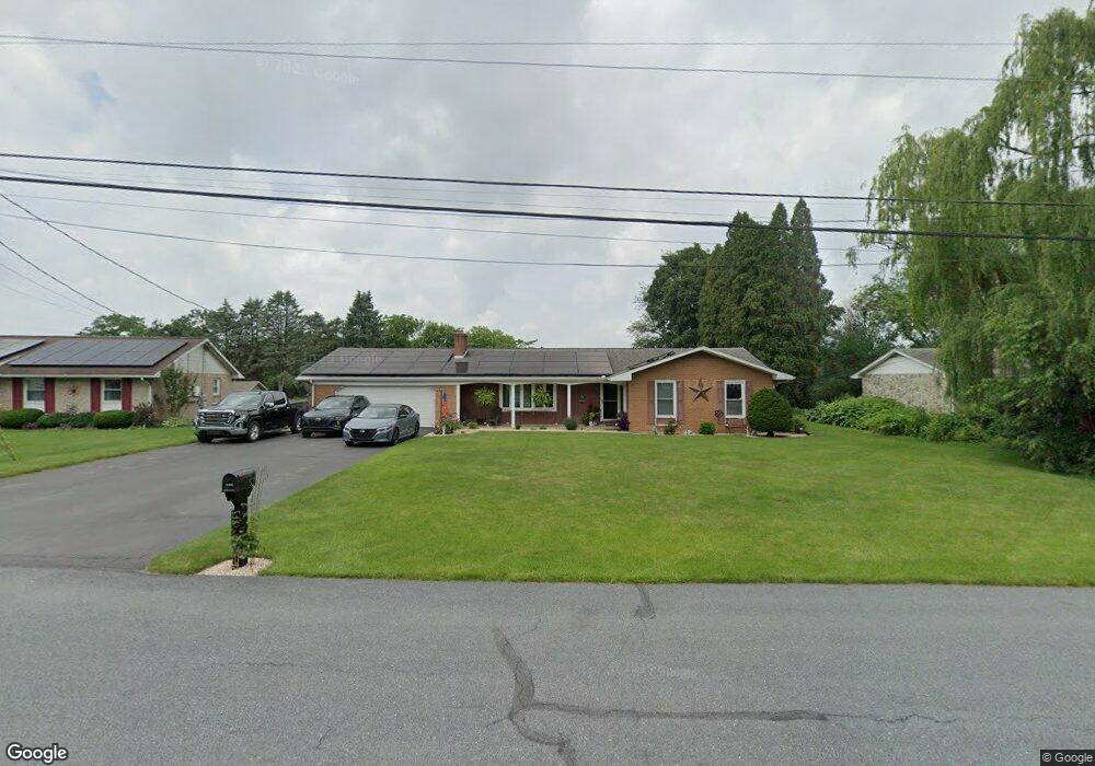 2915 Roosevelt Dr, Chambersburg, PA 17201 - photo 1