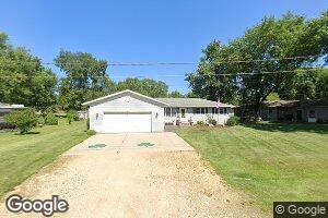 6 E Bluff St, Amboy, IL 61310