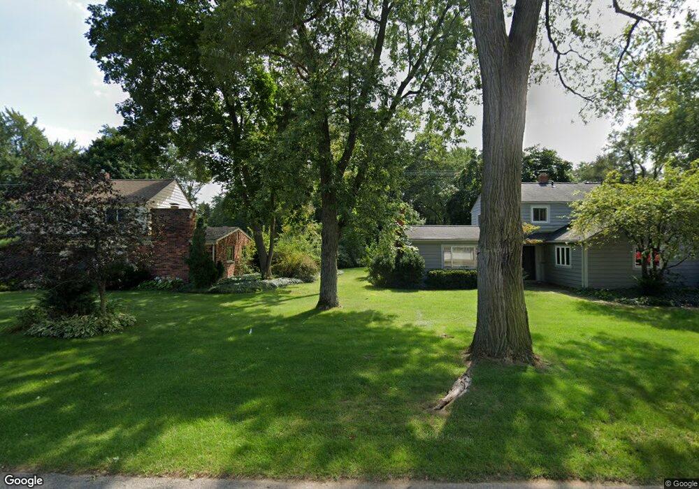 7421 Honeysuckle Rd, West Bloomfield, MI 48324 - photo 1