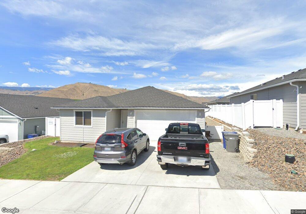 1090 S New Oak Ln, East Wenatchee, WA 98802 - photo 1
