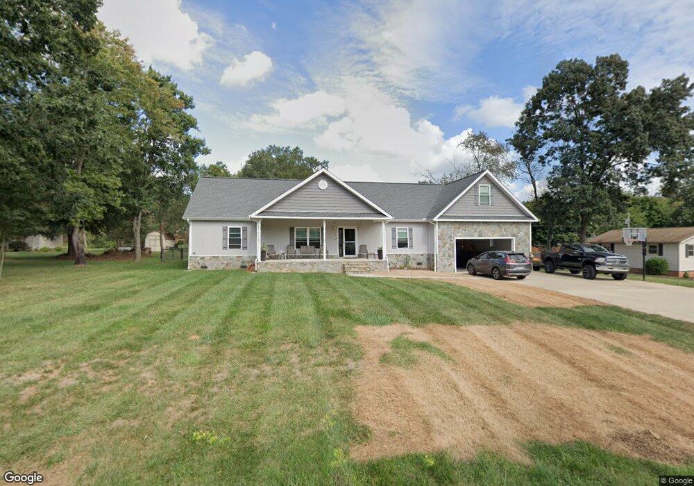 181 W Meadowview Dr, Statesville, NC 28625 - photo 1