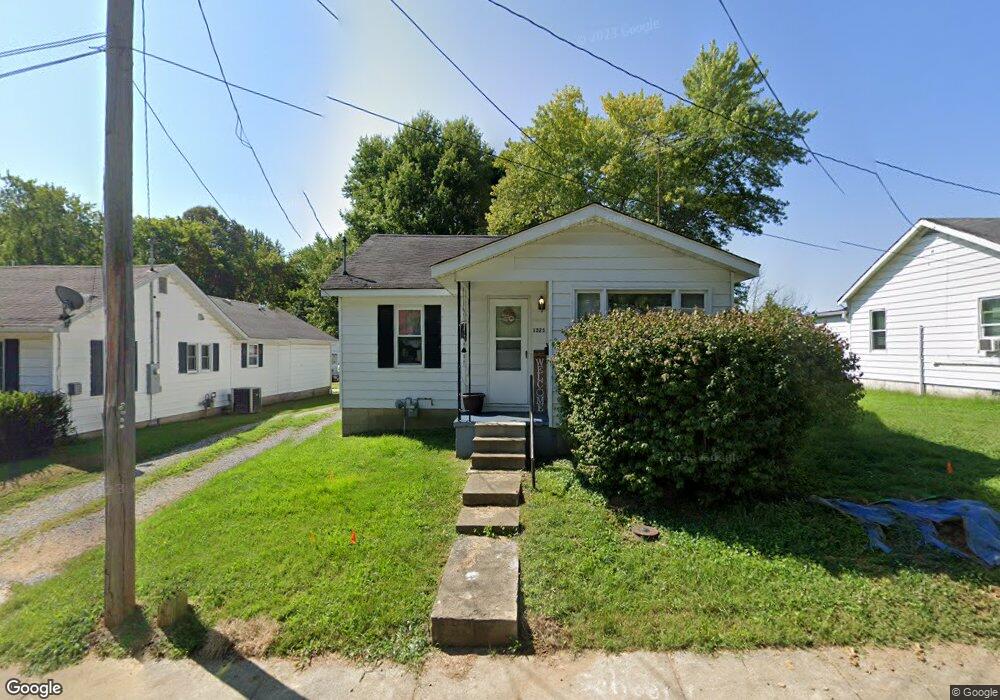 1325 W Barnett St, Harrisburg, IL 62946 - photo 1