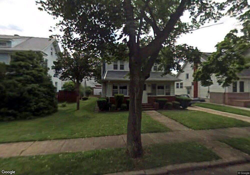 38 Taft Ave, Lynbrook, NY 11563 - photo 1