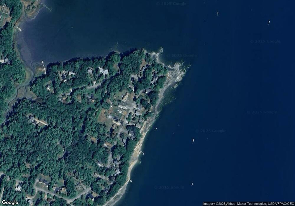 114 Maquoit Dr, Freeport, ME 04032 - photo 1