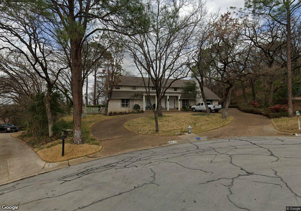 1021 Live Oak Ln, Arlington, TX 76012 - photo 1