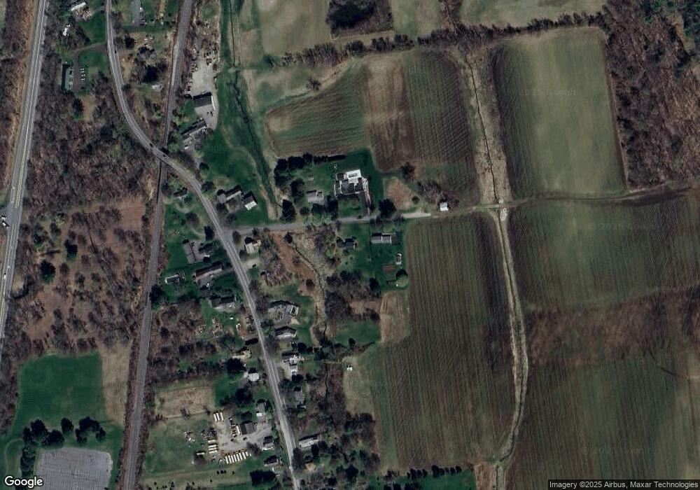 10 Jackson Rd, South Deerfield, MA 01373 - photo 1