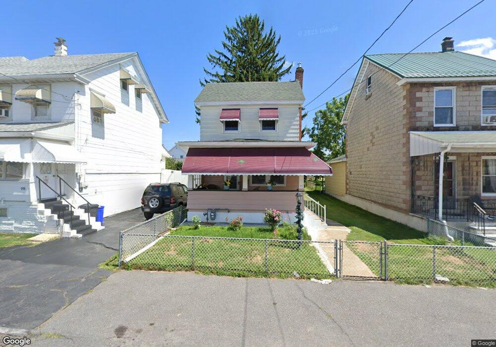 915 N Locust St, Hazleton, PA 18201 - photo 1