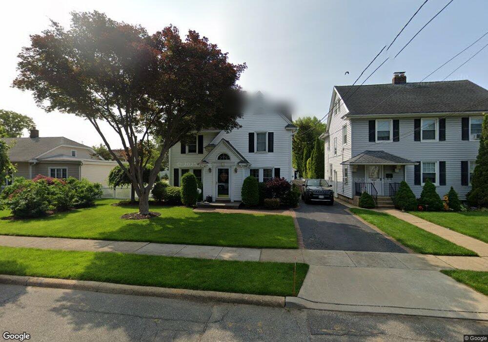 181 Elderberry Rd, Mineola, NY 11501 - photo 1