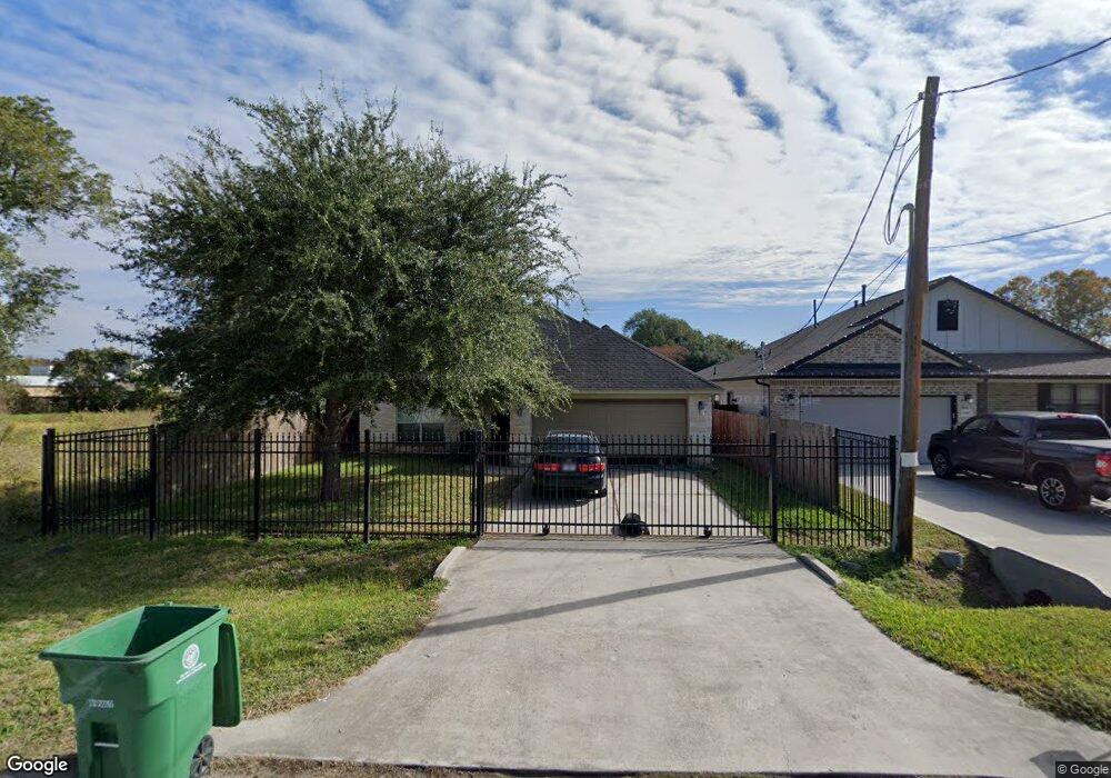 8314 Observatory St, Houston, TX 77088 - photo 1