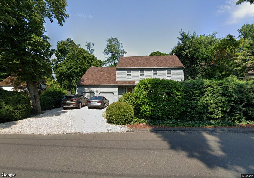 83 Hollow Tree Ridge Rd, Darien, CT 06820 - photo 1