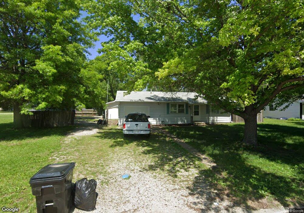 2548 SW Shunga Dr, Topeka, KS 66611 - photo 1