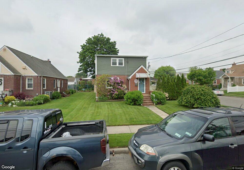 44 Munson Ave, West Hempstead, NY 11552 - photo 1