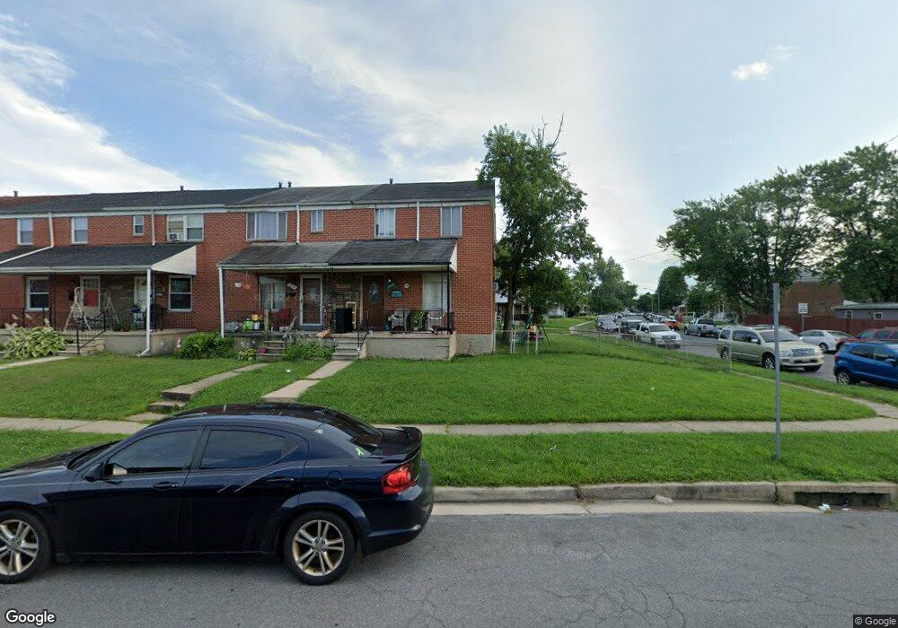 1016 Foxchase Ln, Essex, MD 21221 - photo 1