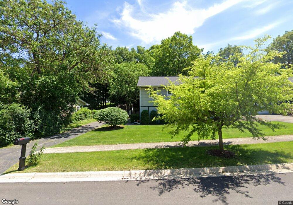 838 Viking Dr, Batavia, IL 60510 - photo 1