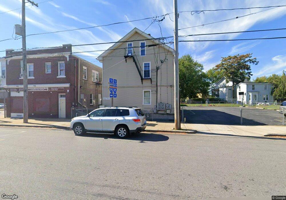 302 Middle St unit 1, Pawtucket, RI 02860 - photo 1